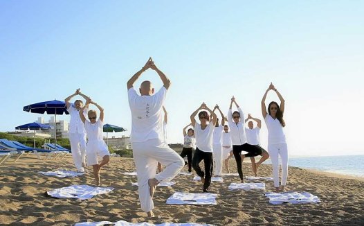 白塞氏病的治疗体会