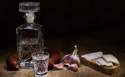 升清降浊疏肝脾，勿过苦寒遏气机