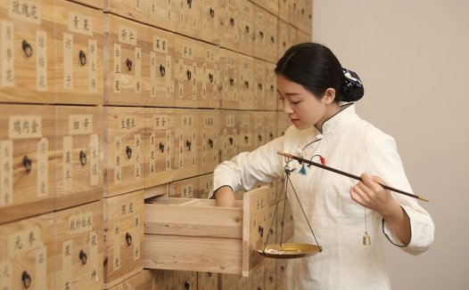 芹菜肉丝饭的营养价值